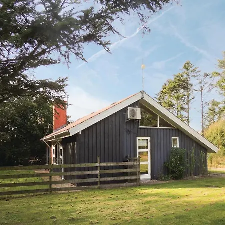 Two-bedroom Holiday In *