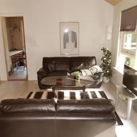Two-bedroom Holiday In 度假居 *